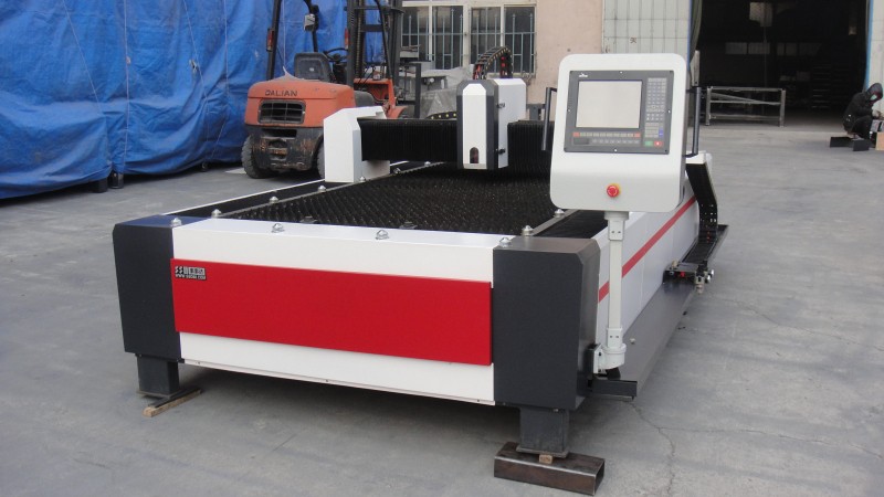 美國海寶精細(xì)等離子切割機(jī).jpg 美國海寶精細(xì)等離子切割機(jī).jpg