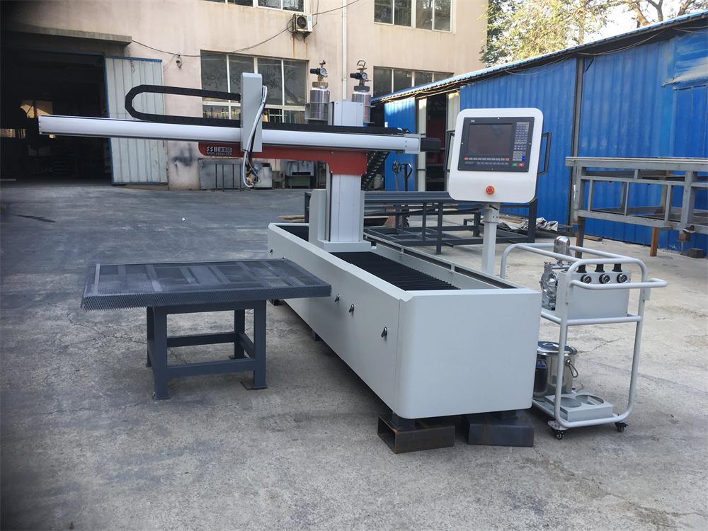 事事達(dá)噴油漆設(shè)備.jpg 事事達(dá)噴油漆設(shè)備.jpg